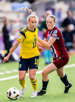 Maja Nilsson of Sweden and Ina Raaum Andreassen of Norway