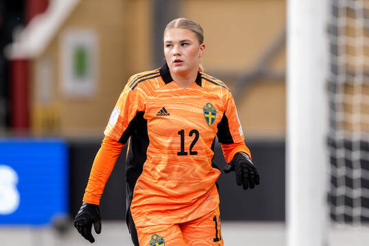 Goalkeeper Izabelle Bardosen of Sweden