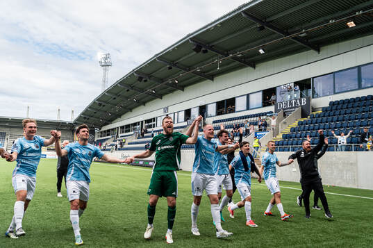 Gefles spelare jublar