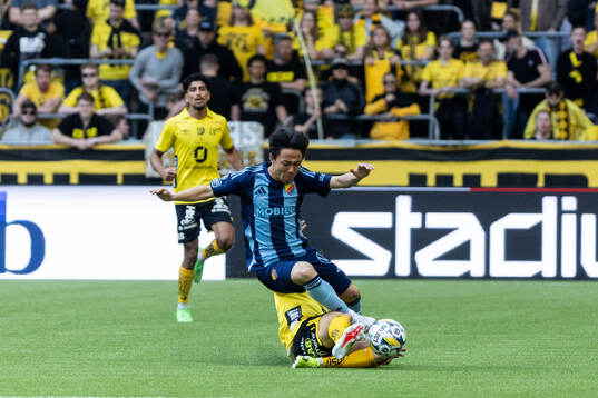 Elfsborgs Camil Jebara och Djurgårdens Keita Kosugi