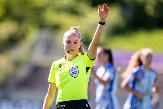 Referee Fabienne Miche