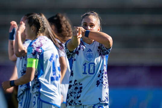 Ainoa Gomez of Spain celebrates after 3-0