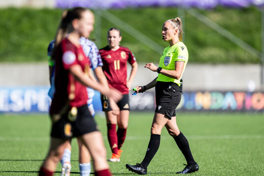 Referee Fabienne Miche