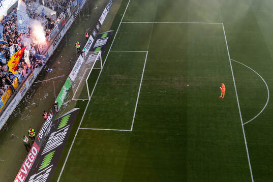 Malmö FFs målvakt Johan Dahlin jublar