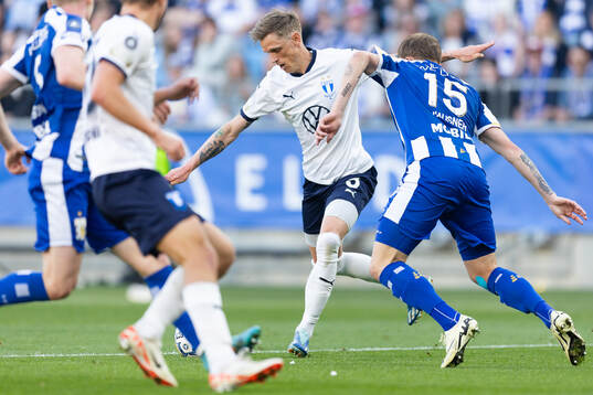 Malmö FFs Søren Rieks skjuter 0-2