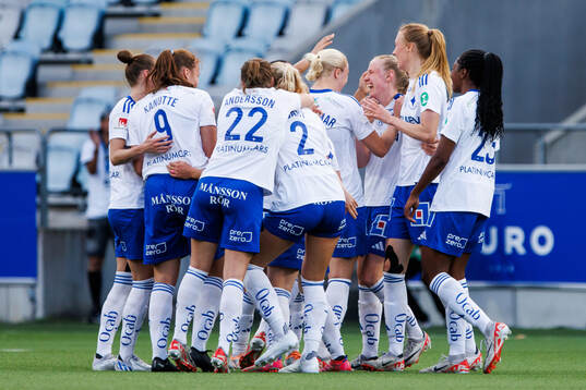 IFK Norrköpings Elin Rombing jublar med lagkamrater