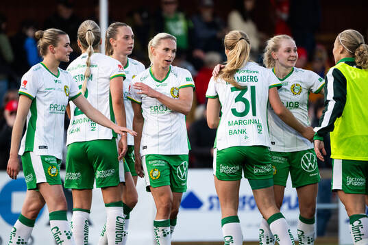 Hammarbys spelare jublar