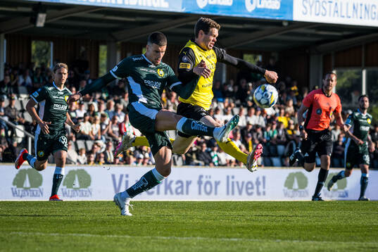 Hammarbys Edvin Kurtulus och Mjällbys Jacob Bergström