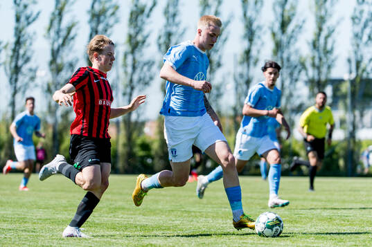 Brommapojkarnas Jonatan Oreland och Malmö FFs Daniel Tristan Gudjohnsen