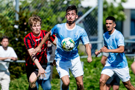 Brommapojkarnas Jonatan Oreland och Malmö FFs Alexandru