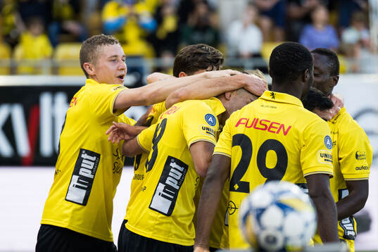 Elfsborgs Ahmed Qasem jublar med lagkamrater efter 6-1