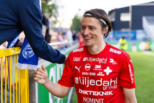 Värnamos Simon Thern jublar