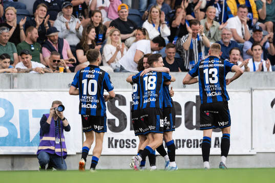 Sirius Noel Milleskog jublar med lagkamrater efter 1-0