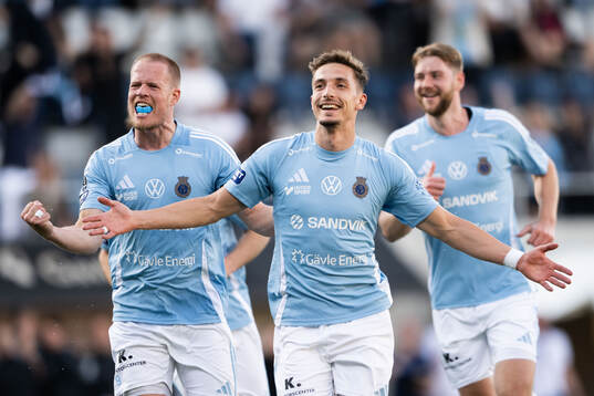 Gefles Lukas Browning Lagerfeldt jublar