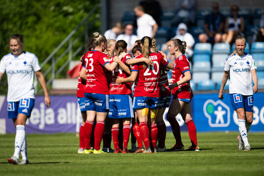 Vittsjös Kayla Adamek jublar