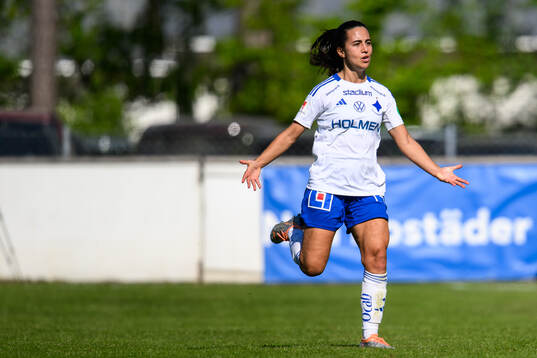 IFK Norrköpings Vesna Milivojevic jublar efter 1-2