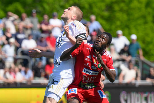 Östersunds Simon Kroon och Skövde AIKs Mamudu Moro
