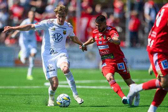 Östersunds Albin Sporrong och Skövde AIKs Elmar Abraham