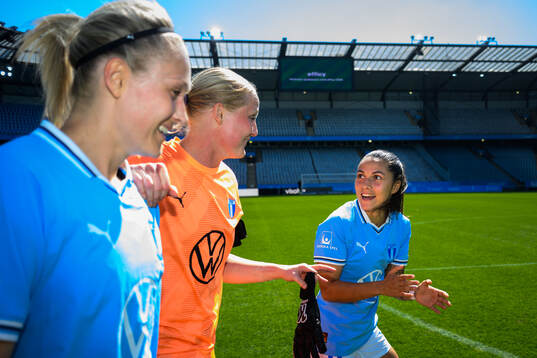 Malmö FFs Sanna Kullberg och Ana Mafalda Ferreira Barboz jubla