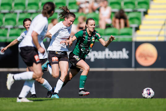 Valders Michaela Danielsson och Varbergs Mollie Josefsson