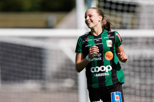 Varbergs Mollie Josefsson jublar