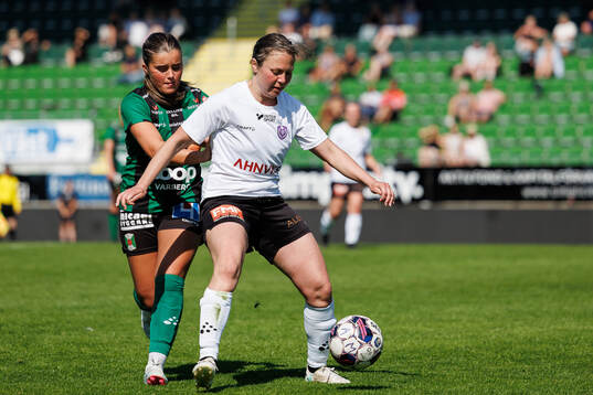 Varbergs Ella Martinez och Valders Erika Otterdahl