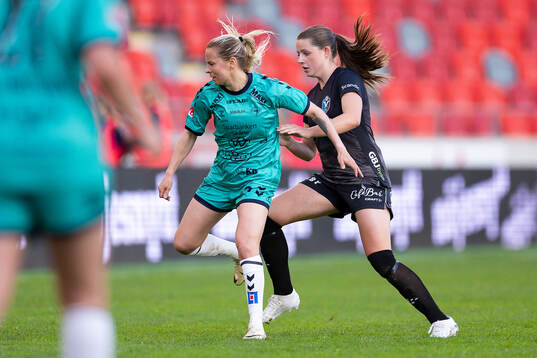 Kristianstads Emmi Alanen och Växjö DFFs Emma Holmqvist