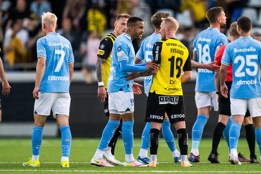 Malmö FFs Martin Olsson och Häckens Mikkel Rygaard Jensen
