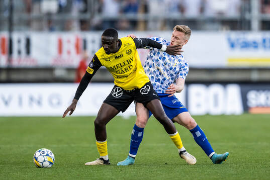 Mjällbys Seedy Imam Jagne och IFK Göteborgs Sebastian Ohlsson