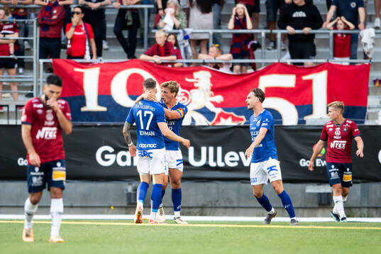 Trelleborgs Filip Bohman jublar med Tobias Karlsson