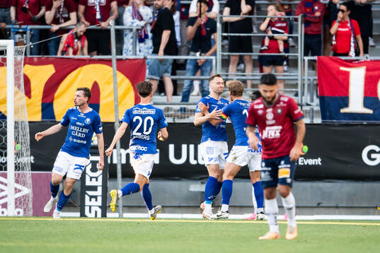 Trelleborgs Filip Bohman jublar med lagkamrater