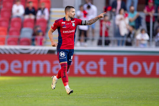 Östers Vladimir Rodic jublar efter mål 1-1