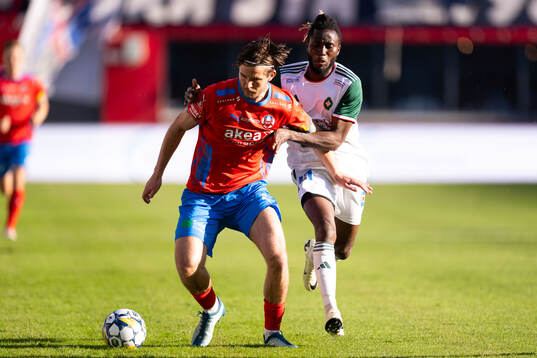 Helsingborgs Wilhelm Loeper och Skövde AIKs Mamudu Moro