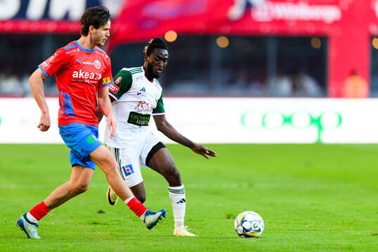 Helsingborgs Wilhelm Loeper och Skövde AIKs Mamudu Moro