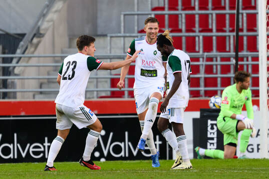 Skövde AIKs Žiga Ovsenek, Stefan Ljubicic, Mamudu Moro