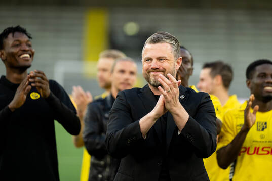 Elfsborgs manager Jimmy Thelin hyllas