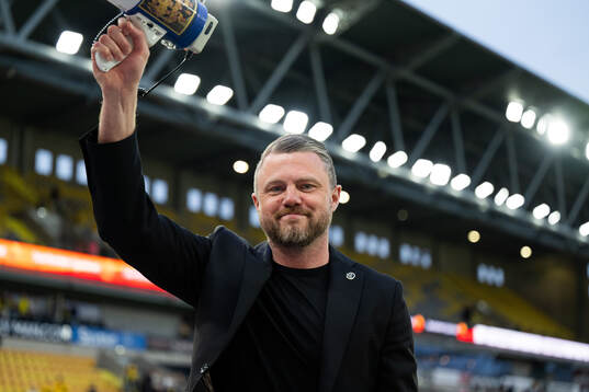 Elfsborgs manager Jimmy Thelin hyllas