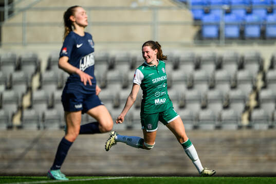 Alingsås Ina Österlind jublar efter 1-1