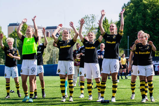 AIKs spelare jublar