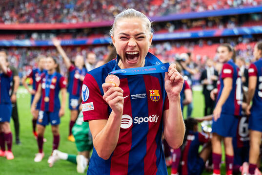 Bla gjennom flere bilder av Fridolina Rolfö