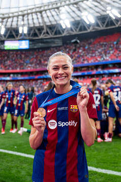 Fridolina Rolfö of Barcelona celebrates