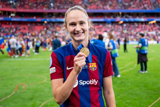 Caroline Graham Hansen of Barcelona celebrates