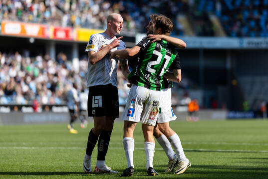 Häckens Valgeir Lunddal reagerar på GAIS Axel Henriksson när han jublar efter att Jack Cooper-Love gjort 3-0