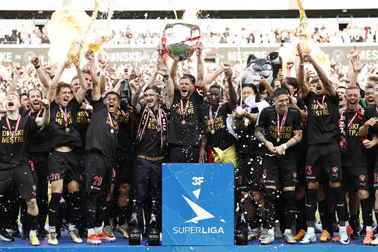  Midtjyllands spelare jublar efter match.
[DK=20240526: 3F Superliga på MCH Arena i Herning - FC Midtjylland vs. Silkeborg IF - ]
[UK=20240526: 3F Superliga at MCH Arena in Herning - FC Midtjylland vs. Silkeborg IF - ]

