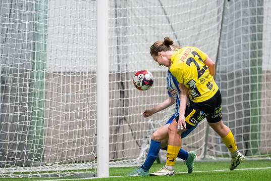 Elfsborgs Ellen Nilsson nickar in 3-0