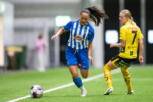 Segeltorps IFs Filippa Sand och Elfsborgs Hanna Jiozon