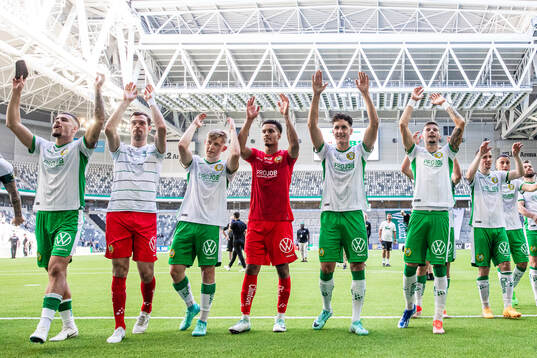 Hammarbys Edvin Kurtulus, målvakt Davor Blazevic, Dennis Collander, målvakt Oliver Dovin, Deniz Gül och Viktor Djukanović jublar