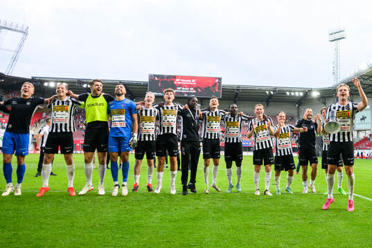 Landskrona spelare jublar