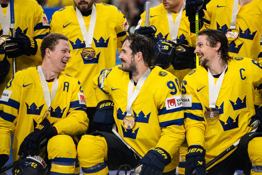 Lucas Raymond, Marcus Johansson and Erik Karlsson of Sweden