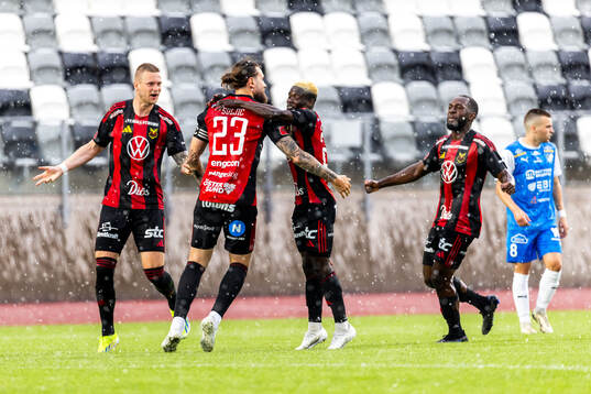 Östersunds Ali Suljic har gjort 0-1 och jublar